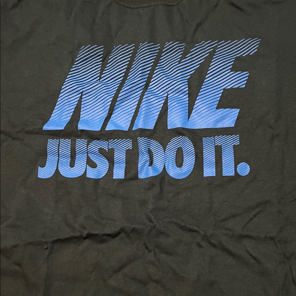Nike navy short sleeve Tee with Blue Text “just do it” NWT SIZE L